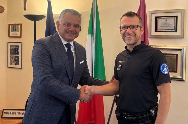 Polizia italiana e francese